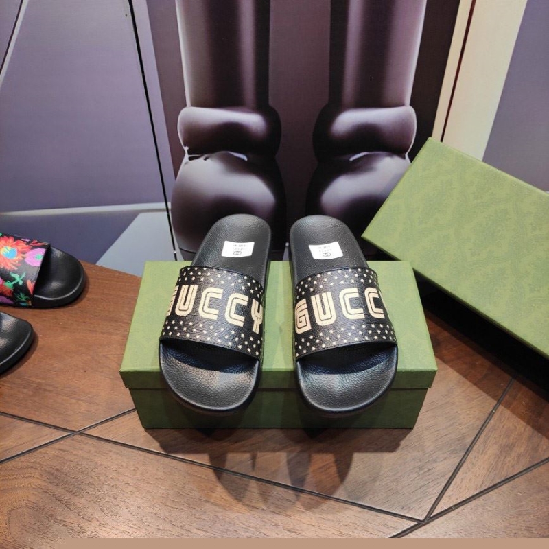 G*u*i slippers